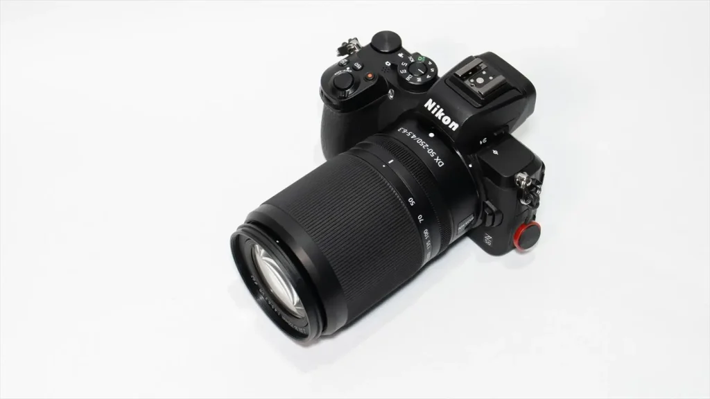 NIKKOR Z DX 50-250mm f/4.5-6.3 VR収納状態画像