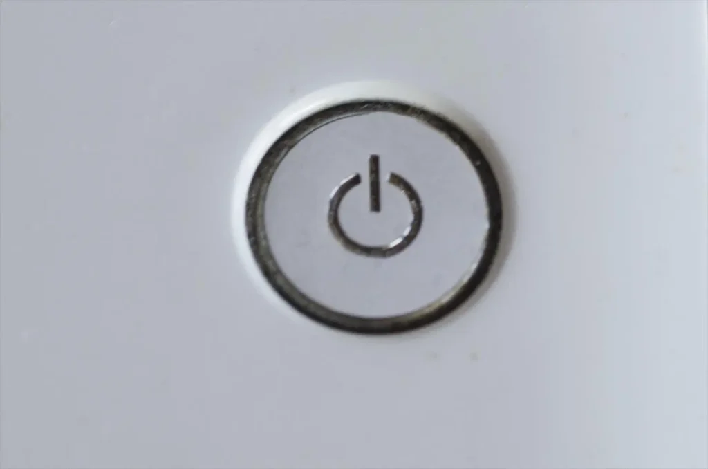 電源ボタン