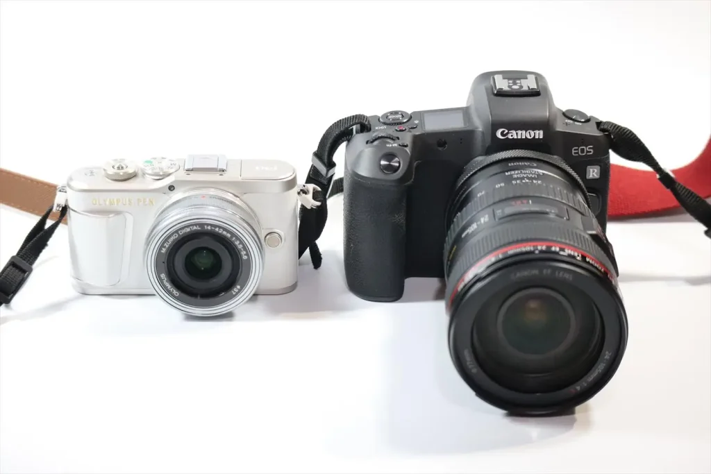 フルサイズカメラとマイクロフォーサーズカメラのサイズ比較画像