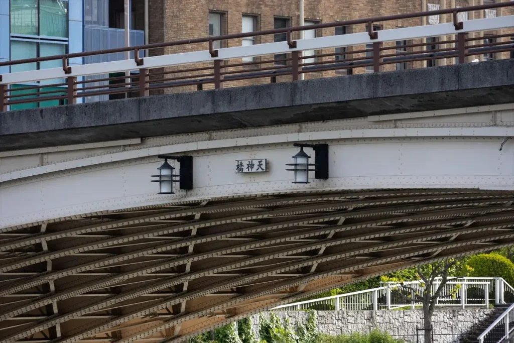 EOS R10比較画像望遠側 橋