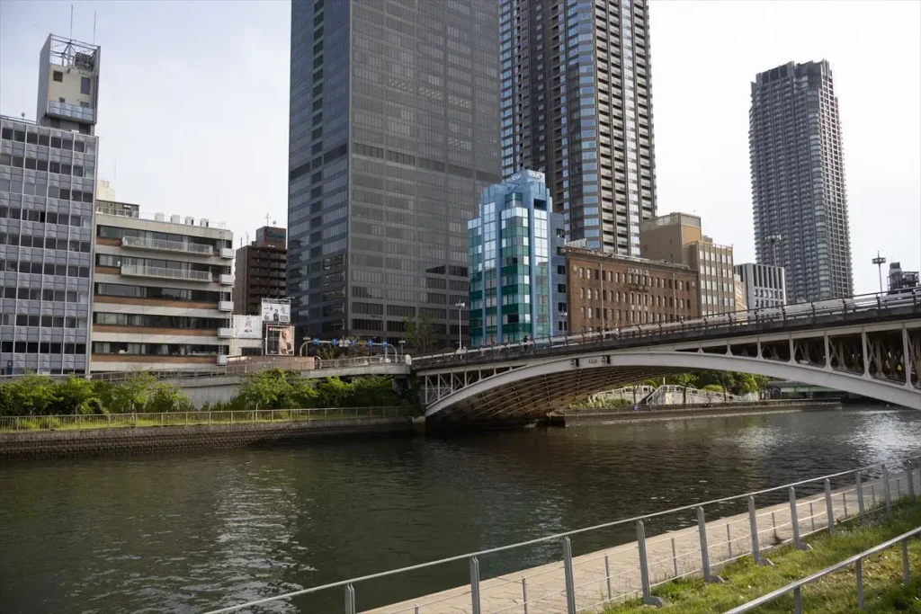 EOS R50比較画像 橋