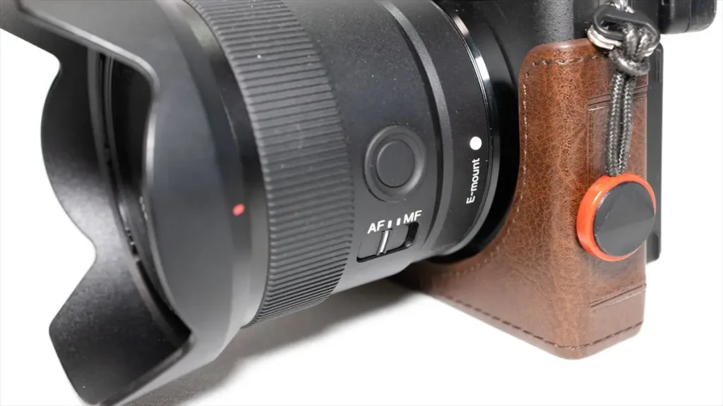ソニー E 11mm F1.8 の操作ボタン拡大