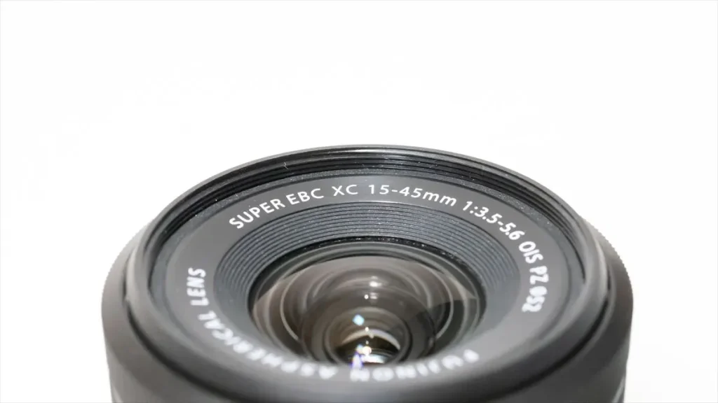 X-M5のレンズ先端のネジ部分