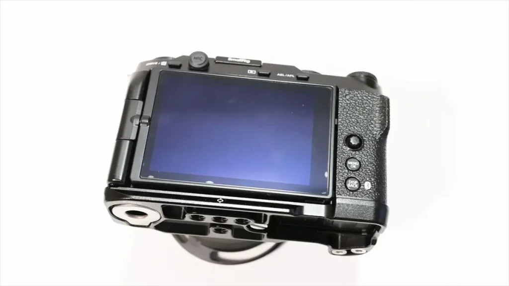 液晶保護フィルムを貼り終わったX-M5