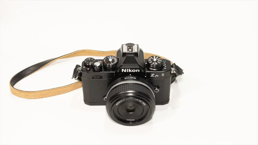 NIKKOR Z 28mm f/2.8 Special Editionを装着したZfc