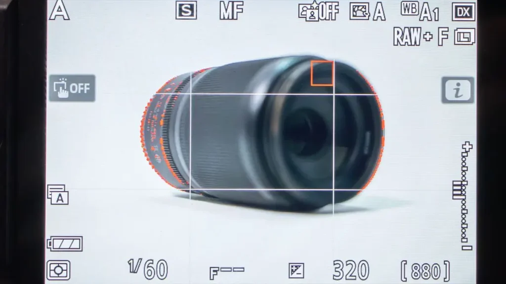 フォーカスピーキング使用例　画面の奥の方が赤く光っている