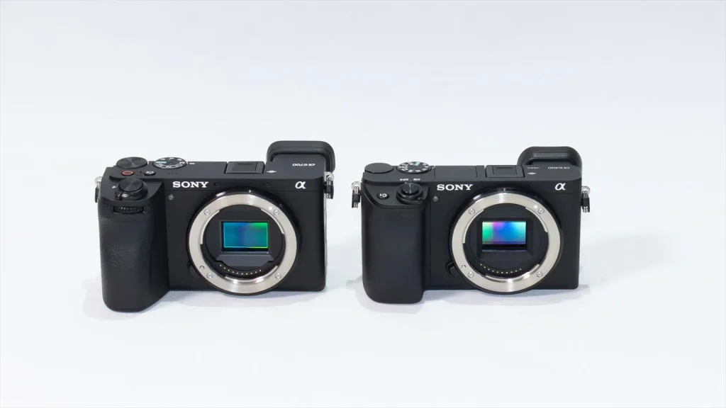 α6700とα6400を並べた比較画像 全面