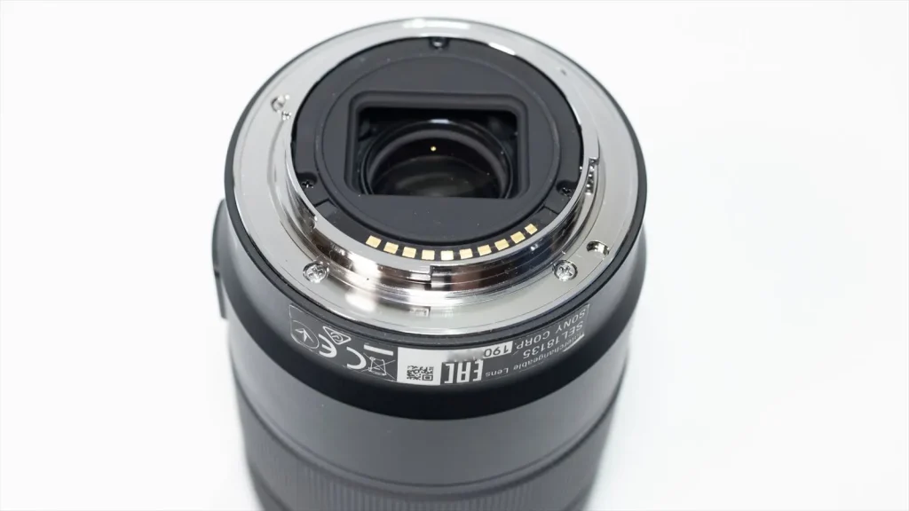 E 18-135mm F3.5-5.6 OSSマウント部