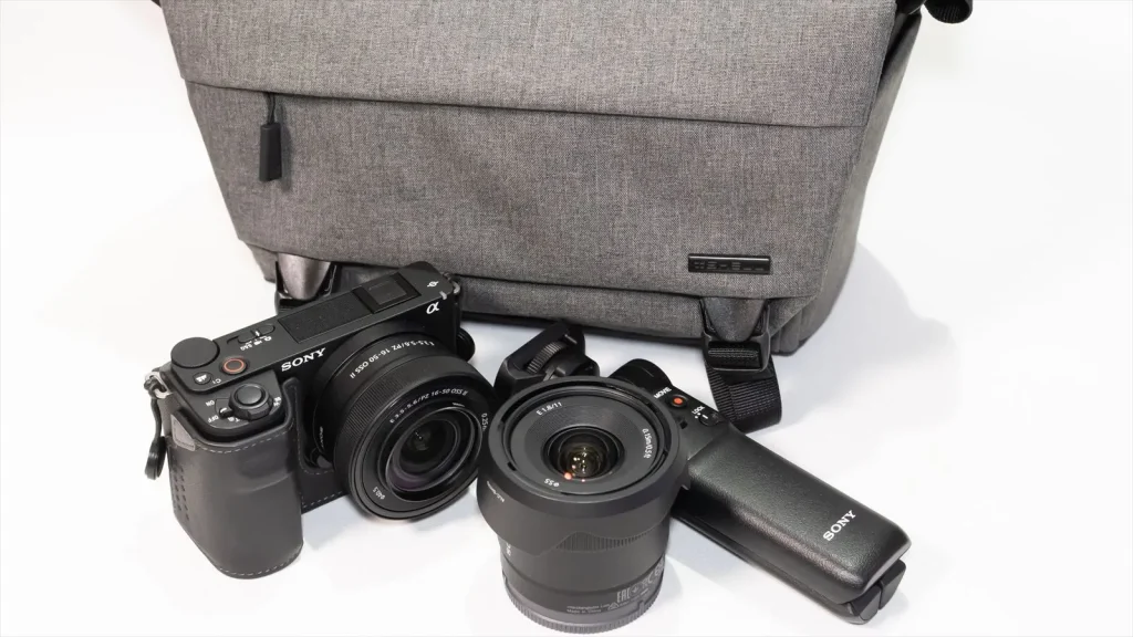 Sony E 11mm F1.8とZV-E10 IIとカメラバッグ