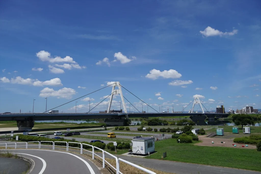 E 18-135mm F3.5-5.6 OSS のズーム範囲 18mm