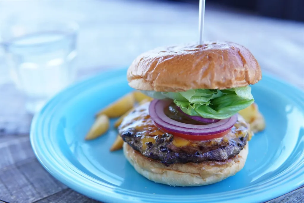 ZV-E10とSIGMA 30mm F1.4 DC DNで撮影したテーブルフォト(F2)