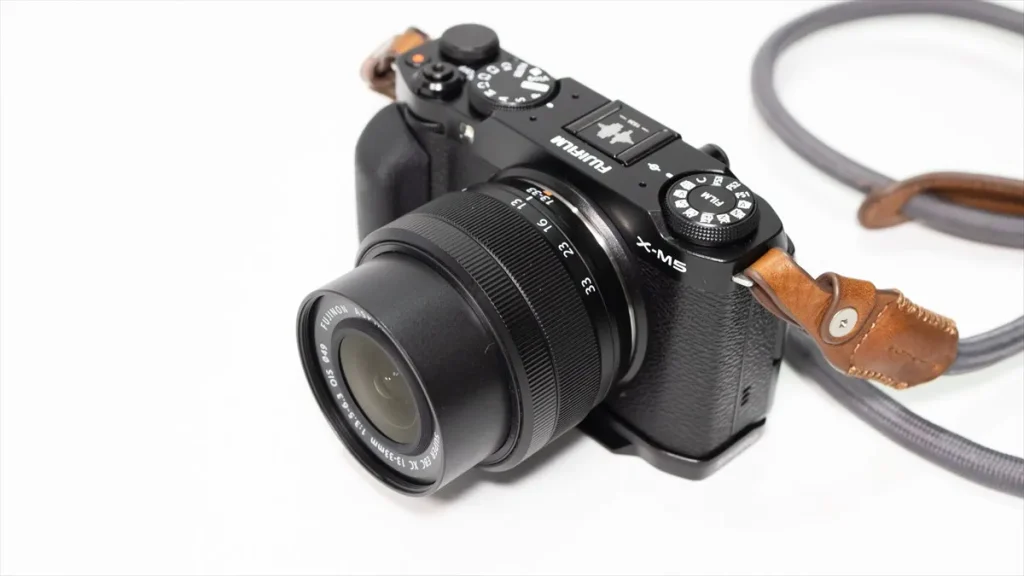 XC13-33mmF3.5-6.3 OISを装着したX-M5