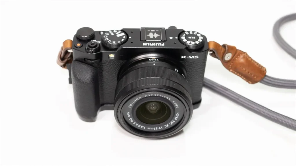 X-M5にXC13-33mmを装着した収納状態