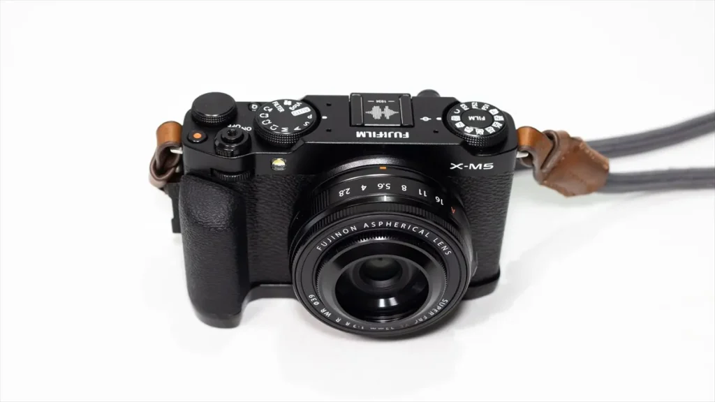 X-M5にXF23mmF2.8 R WRを装着した正面