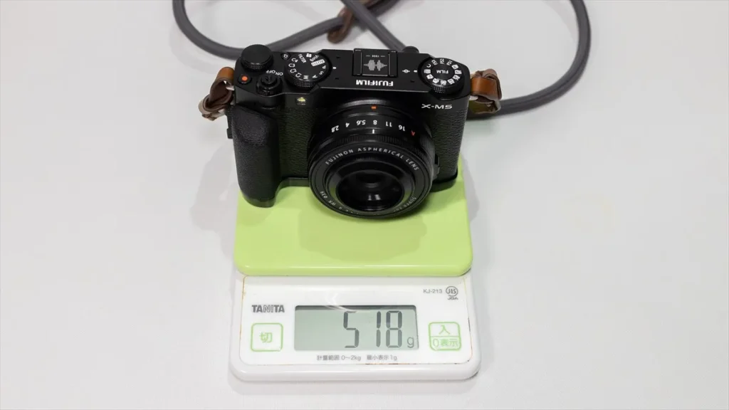 XF23mmF2.8 R WRを装着したX-M5の重量