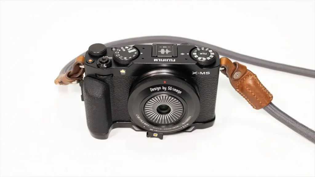 X-M5にSG-image 18mm F6.3を装着した正面