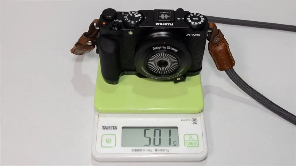 SG-image 18mm F6.3を装着したX-M5の重量