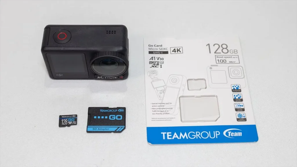 Osmo Action 4とTEAMGROUP GO Card 128GBのmicroSDカード、SDアダプター、パッケージ