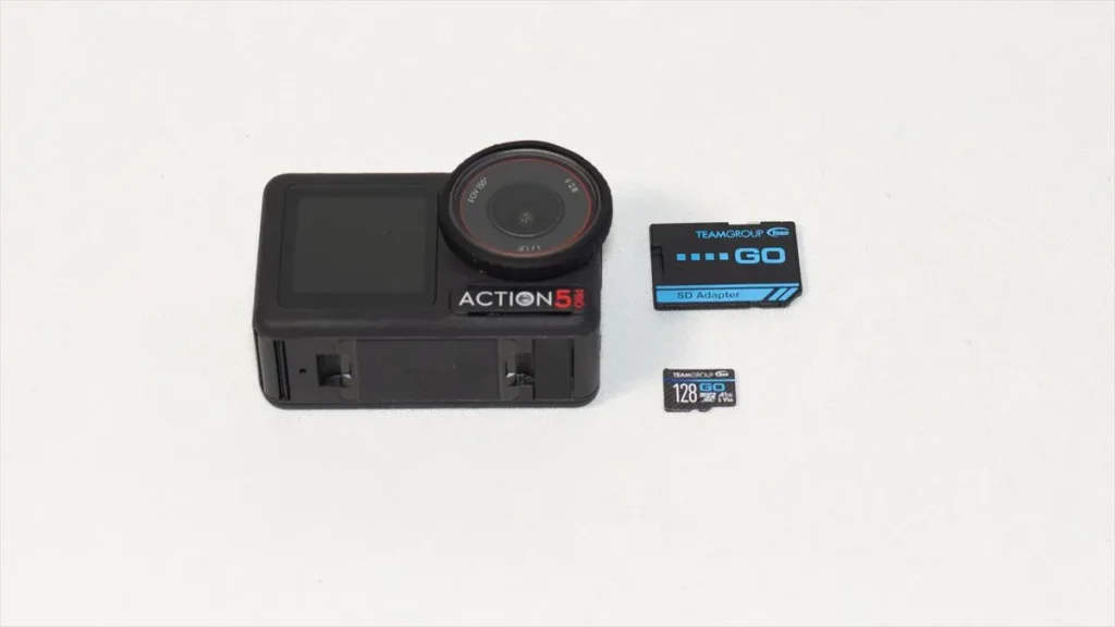 Osmo Action 5 ProとTEAMGROUP GO Card 128GBのmicroSDカード、SDアダプター、パッケージ
