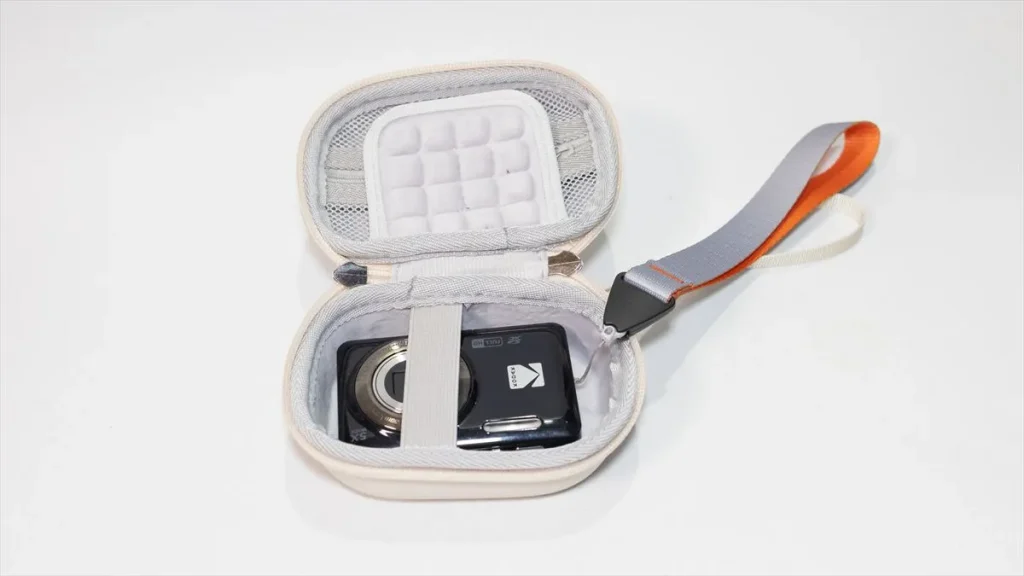 ProCaseに収納したKodak FZ55