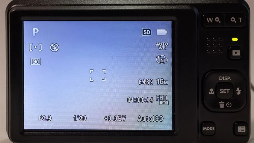 32GBのSDカード使用時に写真6489枚と動画約1時間を示すFZ55の画面