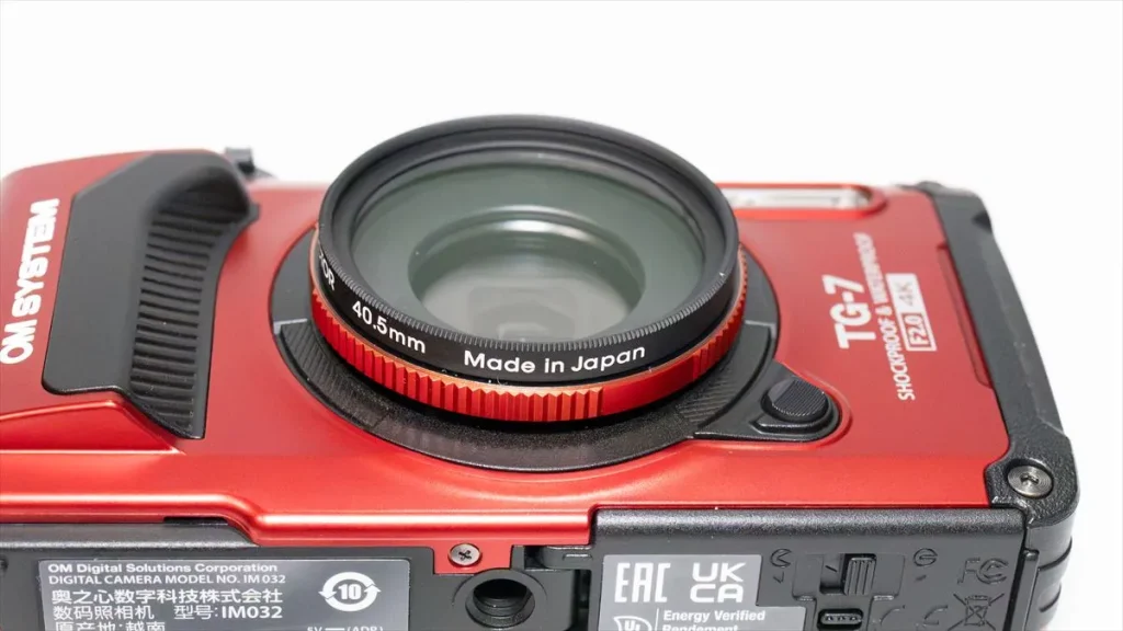 CLA-T01に40.5mmレンズ保護フィルターを取り付けたTG-7