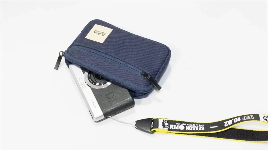エレコム ガジェットポーチ Sに収納したKodak PIXPRO C1