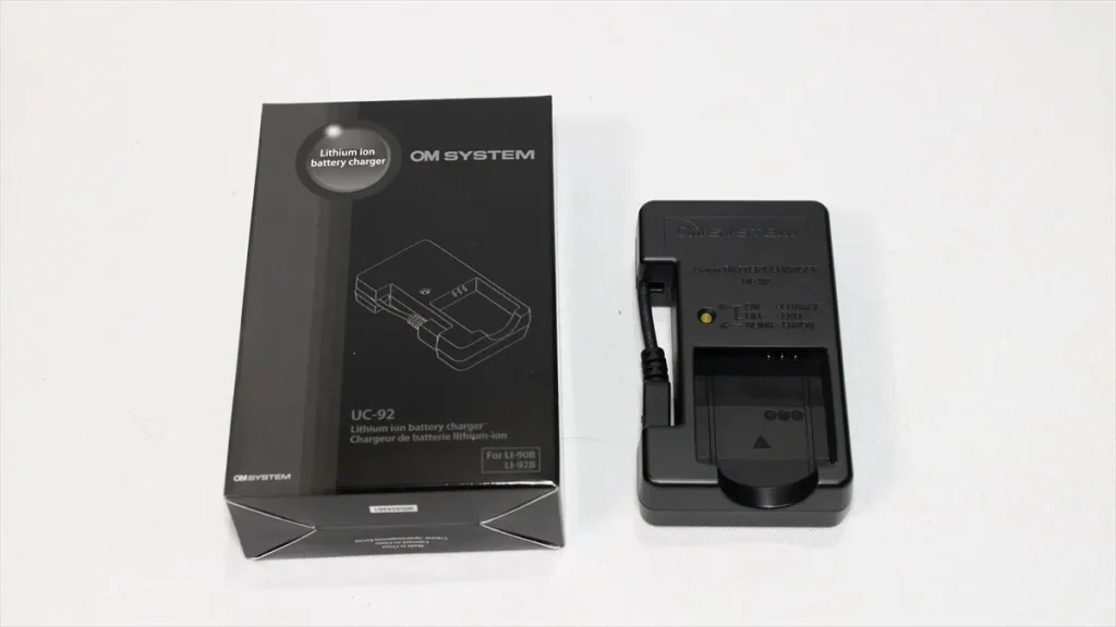 OM SYSTEM純正バッテリー LI-92Bと充電器 UC-92