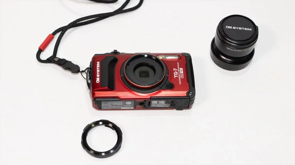 TG-7にコンバーターアダプター CLA-T01を取り付けた状態
