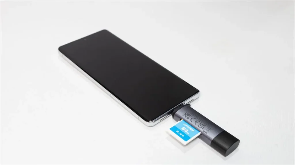 SDカードリーダーをAndroidスマホのUSB Type-C端子に接続する