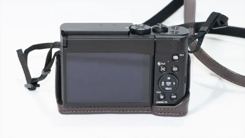 DMW-CT95-Tを装着したLUMIX TZ99の背面