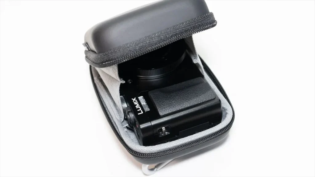 ナカバヤシDigio2 EVAセミハードLにLUMIX TZ99を収納した状態