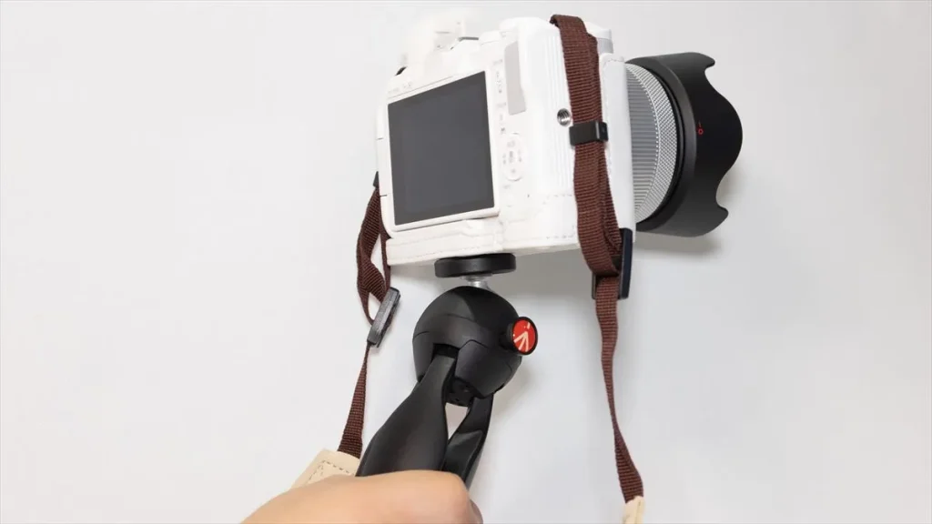 脚を閉じて撮影用グリップにしたManfrotto PIXI